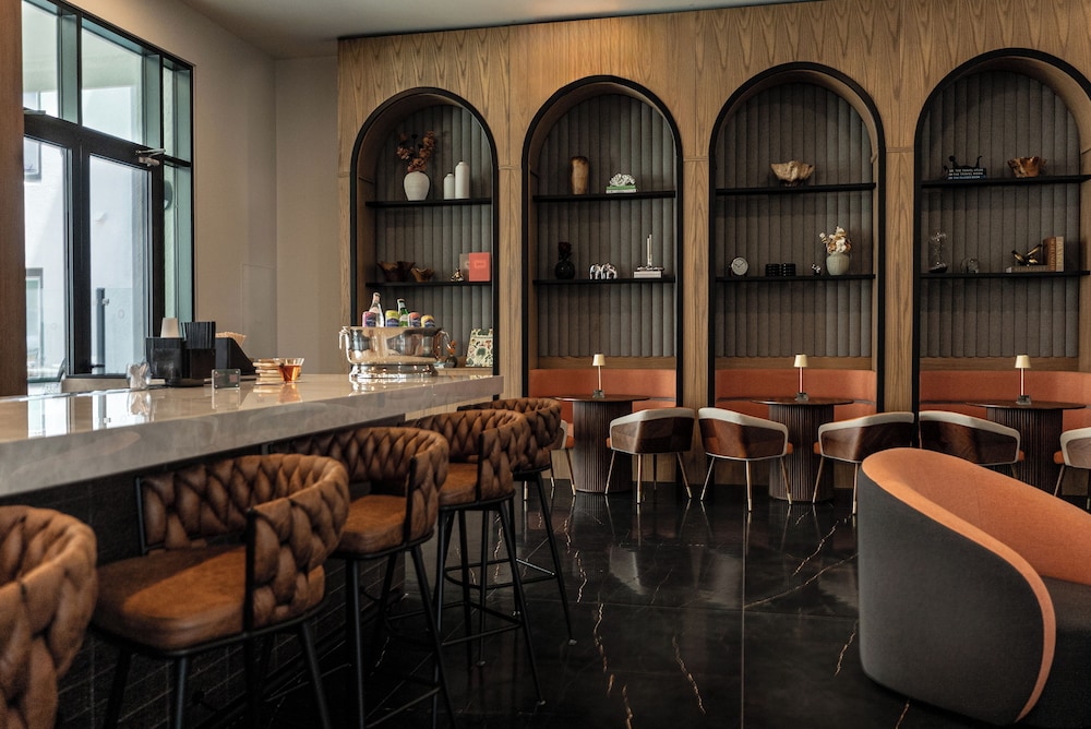 Otonomus Hotel AI-powered extended-stay boutique just off the Las Vegas Strip